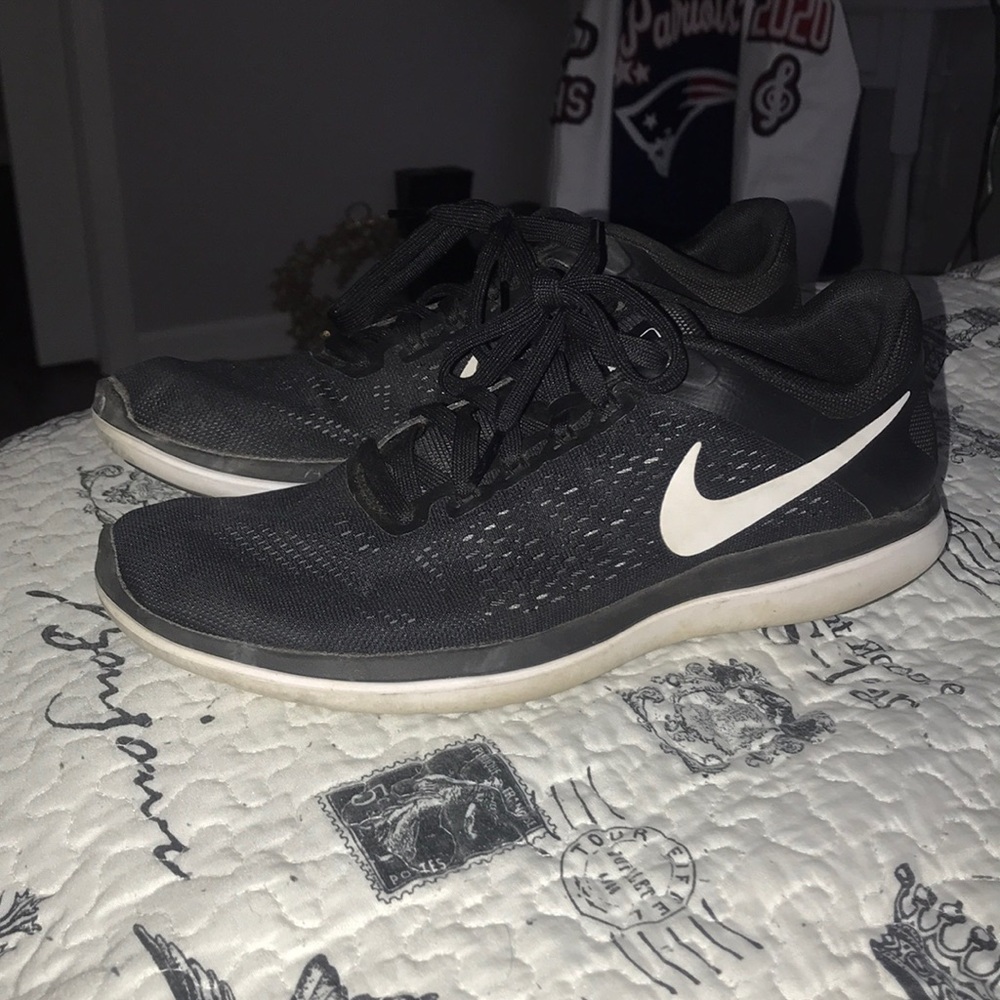 Nike Flex Run Running Shoes!!